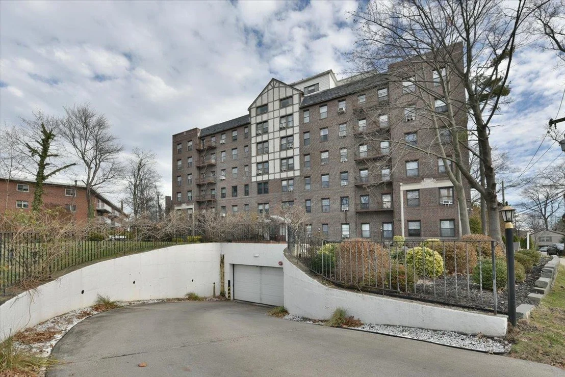 Photo of Unit 4B at 37 BROMPTON Road