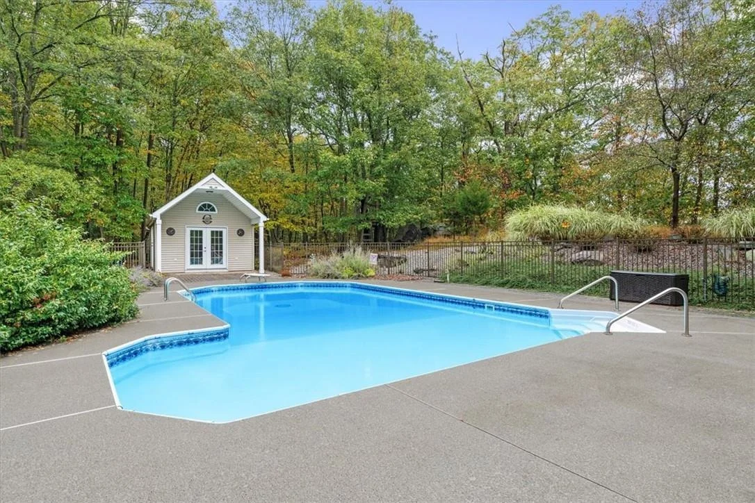 Photo of 46 Brookview Drive