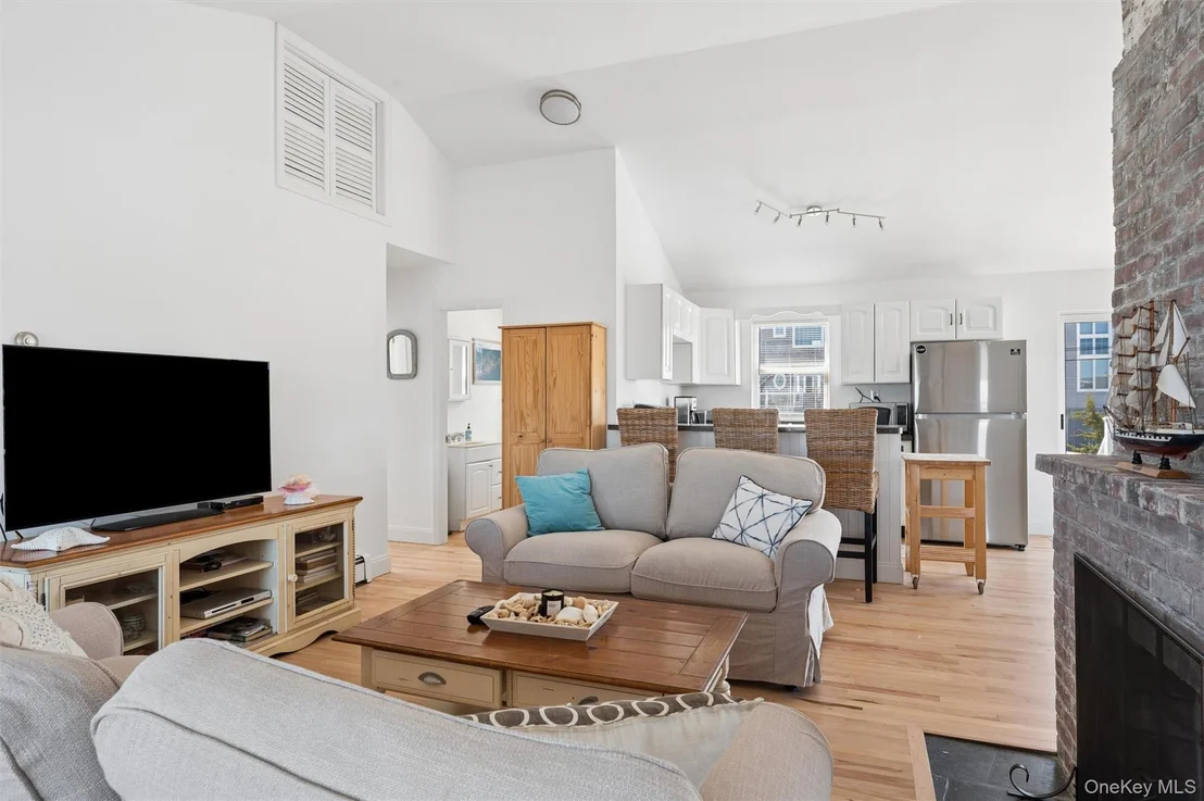 Photo of 898 Dune Road