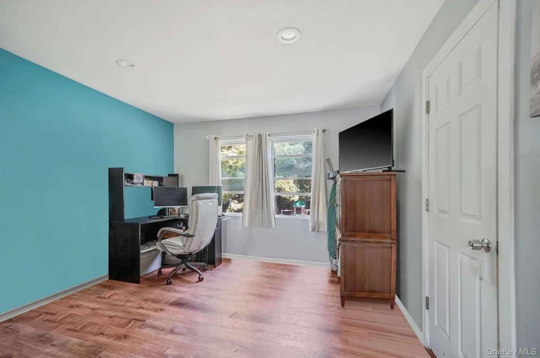 Photo of 35 Maple Avenue