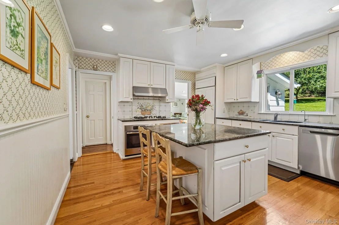 Photo of 16 Edgewood Drive