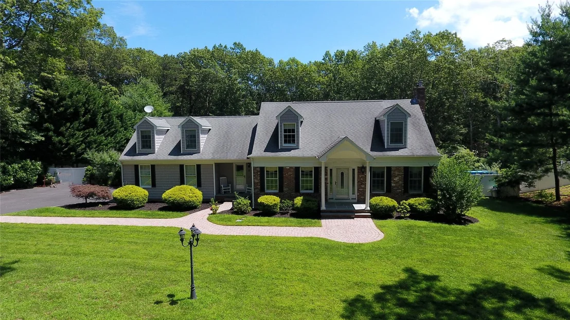 Photo of 9 Deerfield Drive