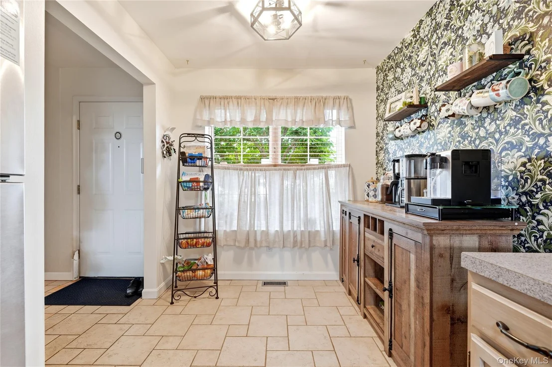 Photo of 21 Broadlawn Drive