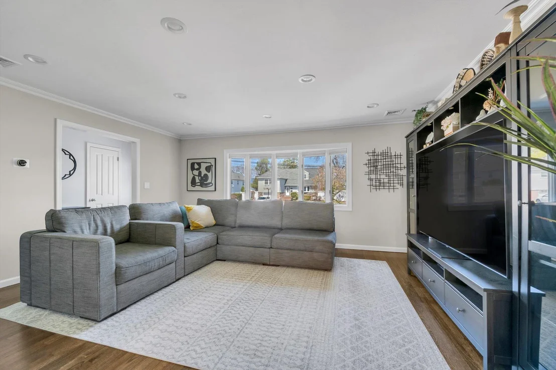 Photo of 47 Parkview Circle