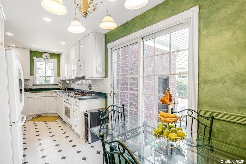 Photo of 15 Rowe Avenue