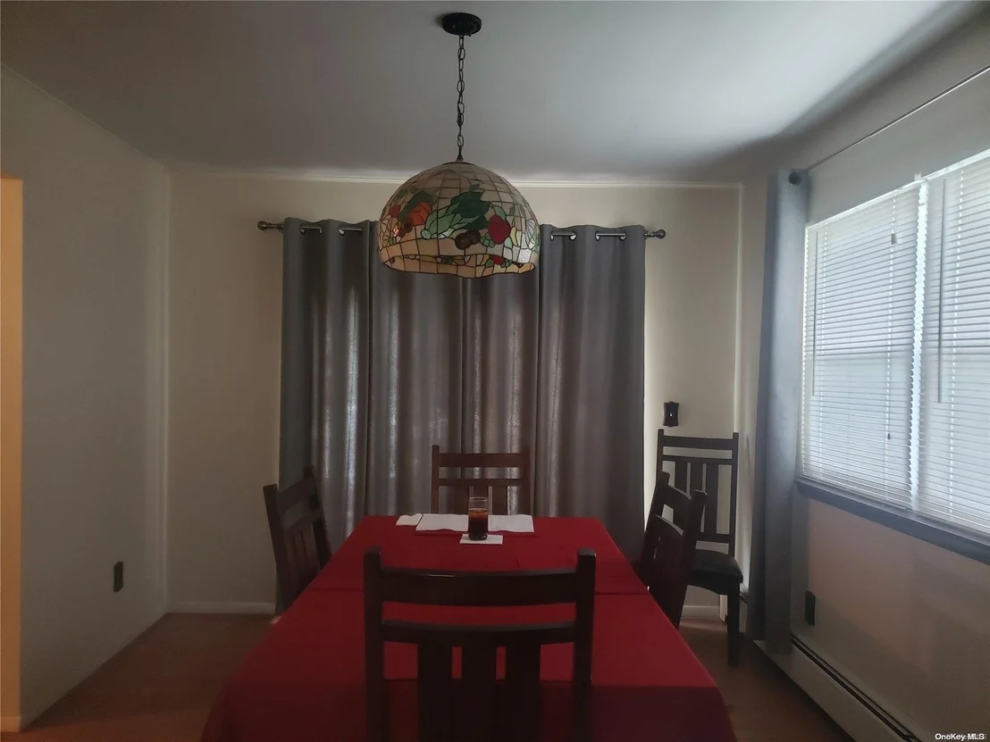 Photo of 90 River Road