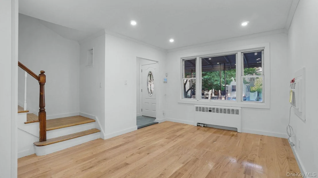 Photo of 4135 Murdock Avenue