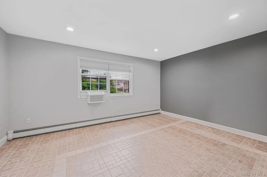 Photo of 750 Hancock Place