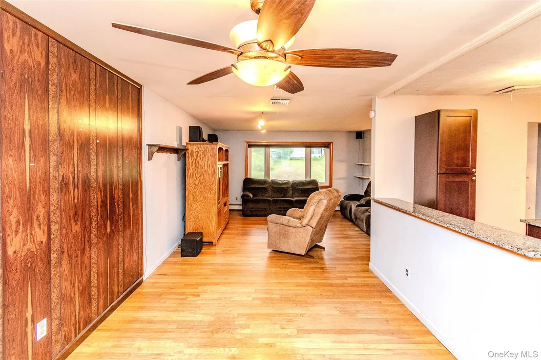 Photo of 6 Bates Circle