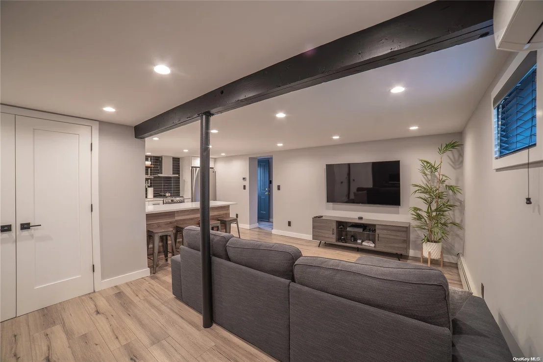 Photo of 263 Clement Avenue