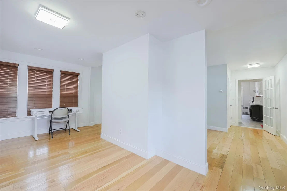 Photo of 32-02 Murray Lane