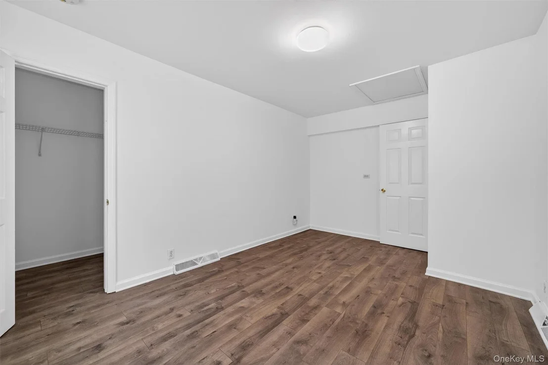 Photo of 21 Lakeview Drive