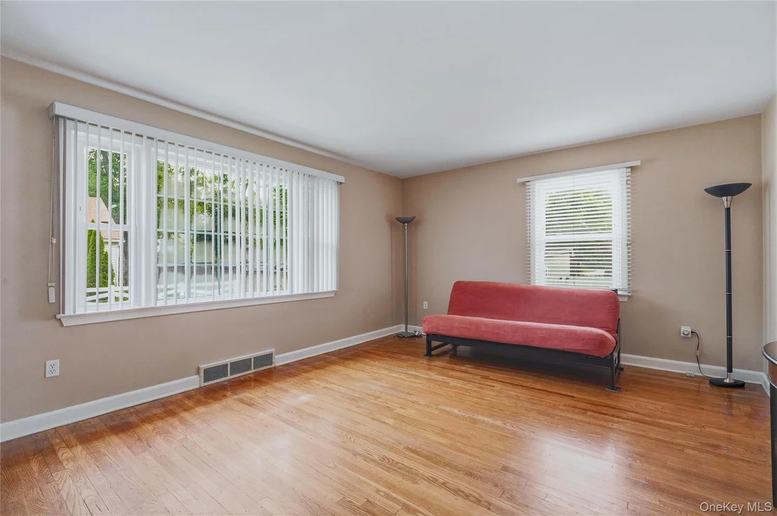 Photo of 2 Hennessey Place