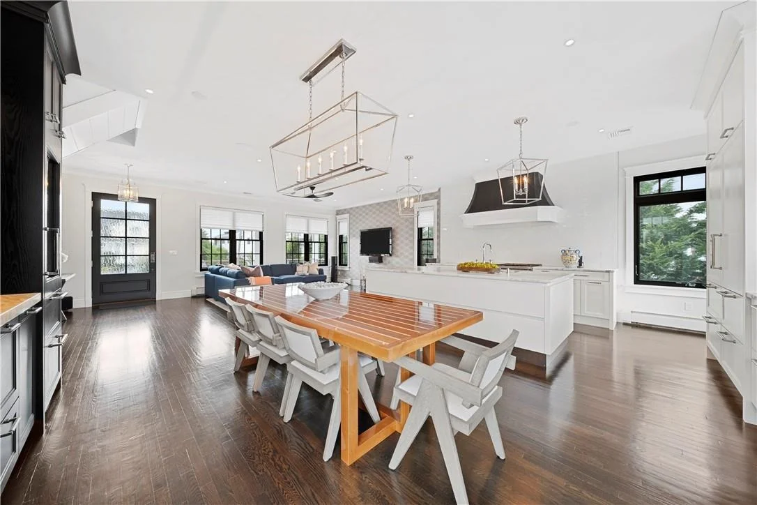 Photo of 2911 Harbor Road