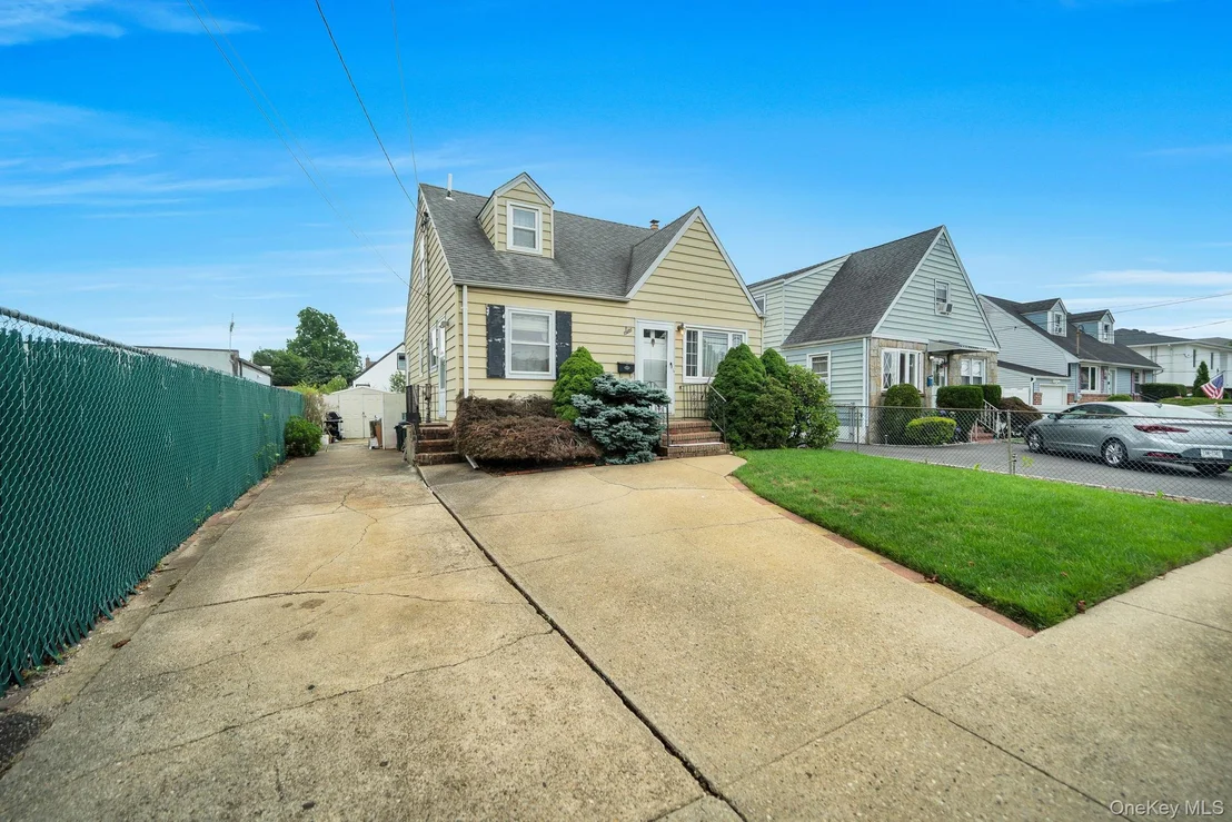 Photo of 6 Lippold Street