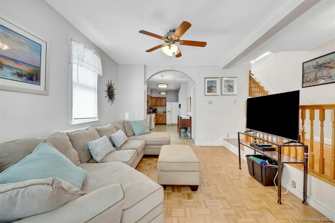 Photo of 1650 Research Avenue