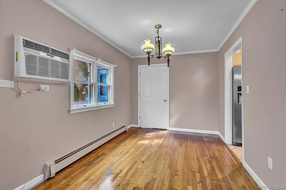 Photo of 948 Simon Place