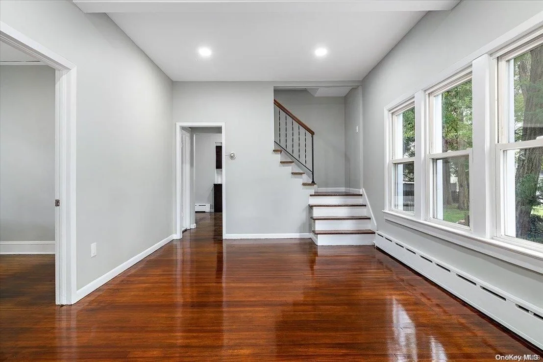 Photo of 187 Plainview Road