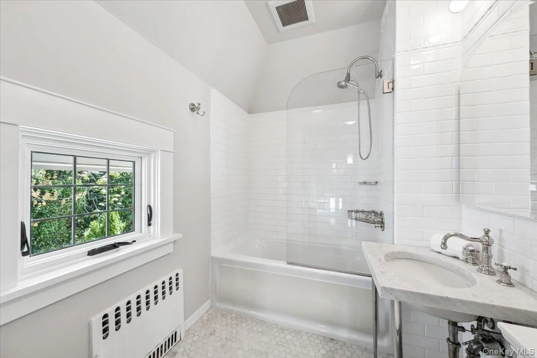 Photo of 1020 Constable Drive