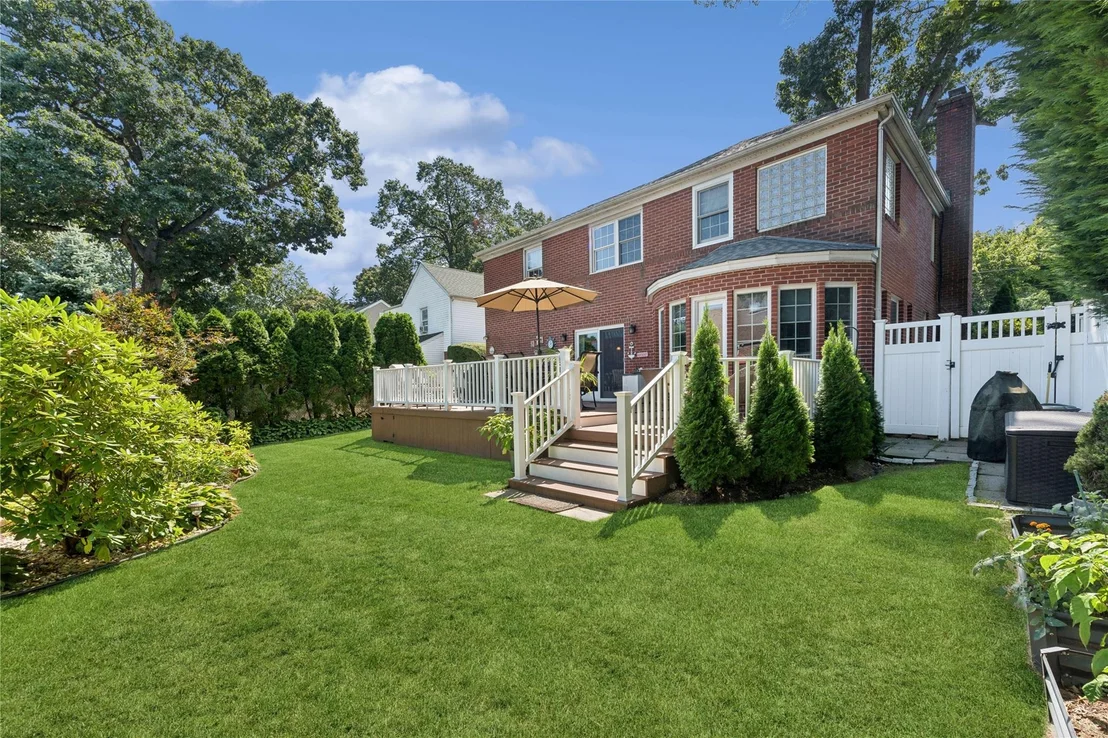 Photo of 2 Lake Drive N