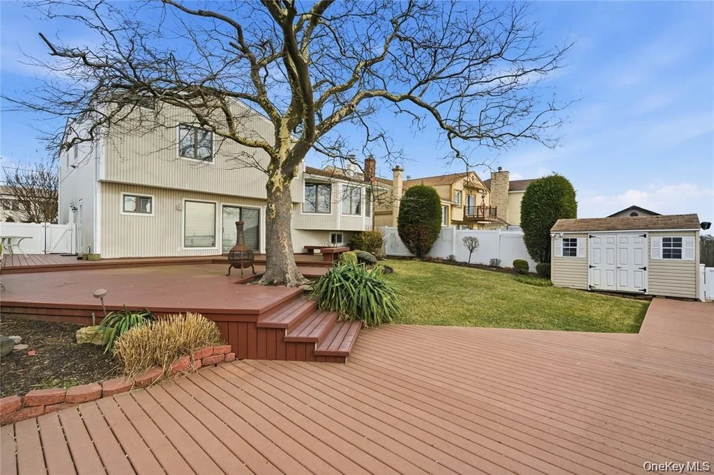 Photo of 3094 Riverside Drive