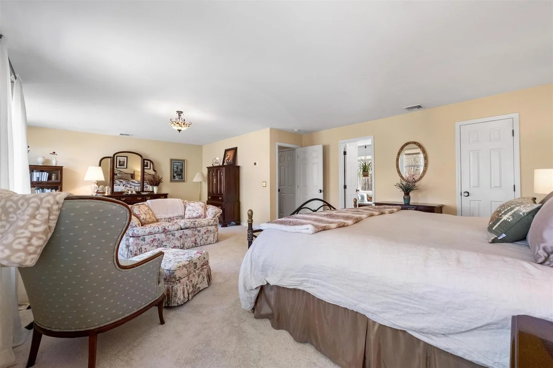 Photo of 462 Cornwall Hill Road