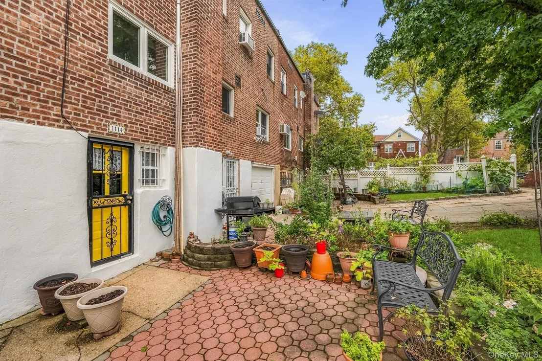 Photo of 1114 Mace Avenue