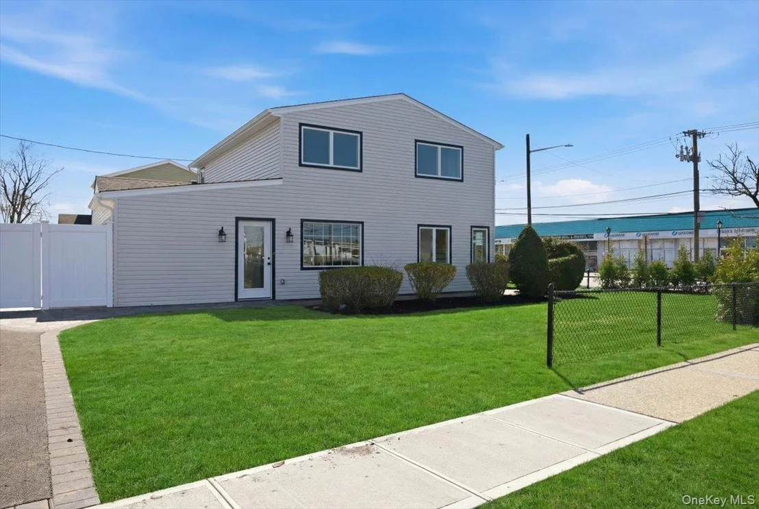 Photo of 61 Gardiners Avenue