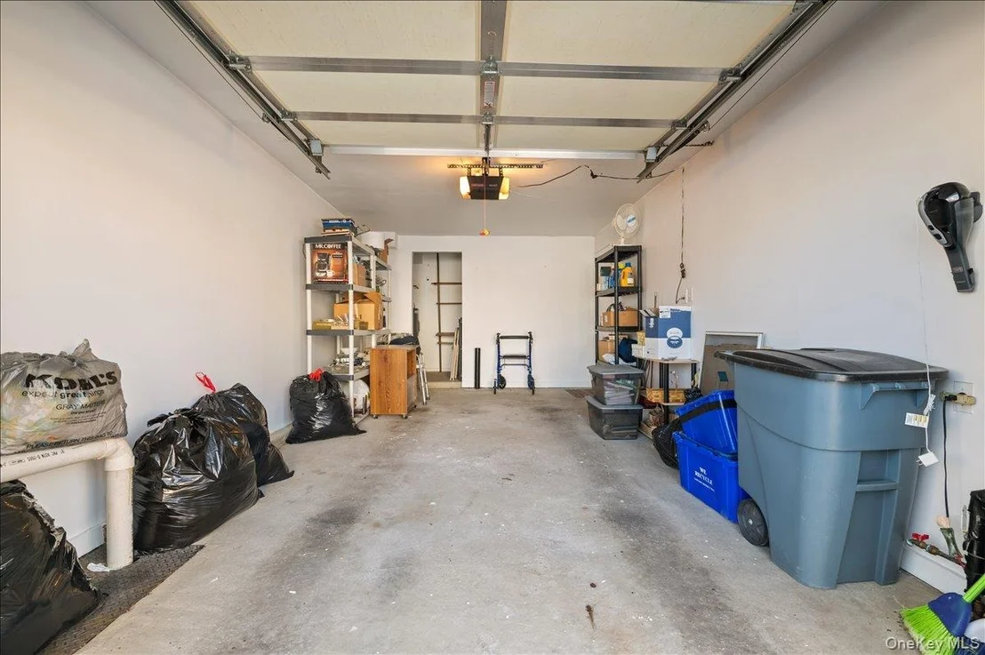 Photo of Unit 607 at 2355 Pershing Boulevard