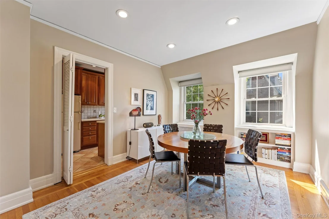 Photo of Unit 4D at 2 Alden Place