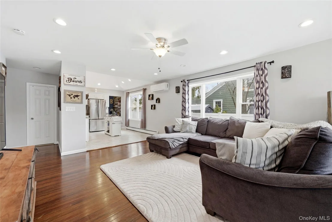 Photo of 205 Oak Street