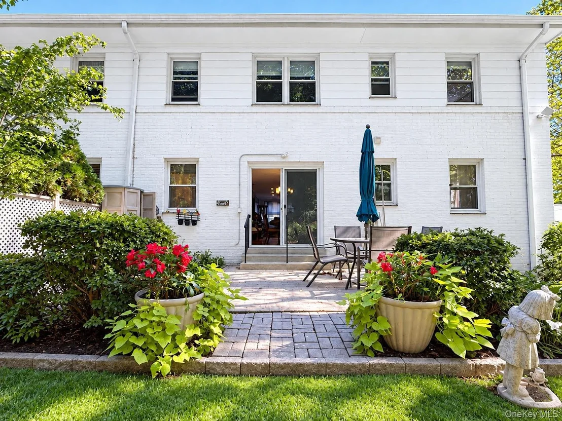 Photo of Unit A at 31 Avon Circle