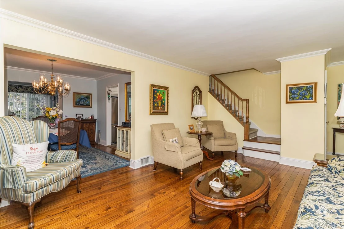 Photo of 35 Roydon Drive N