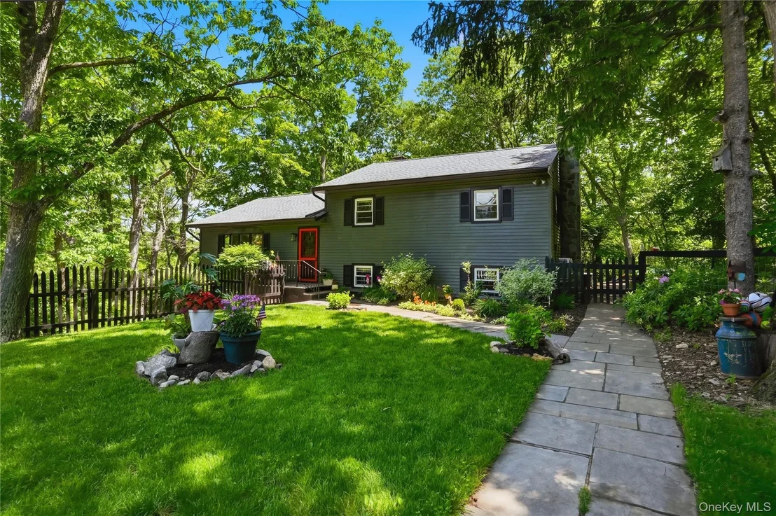 Photo of 16 Howland Road