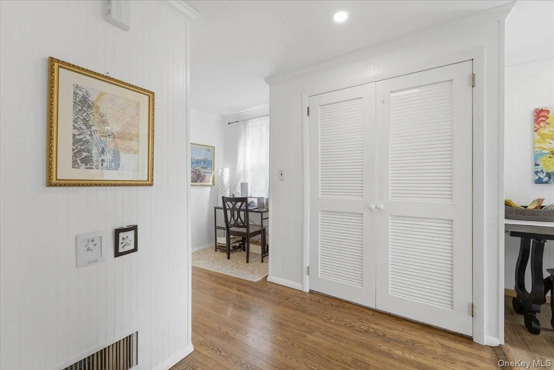 Photo of 9 Lawrence Drive