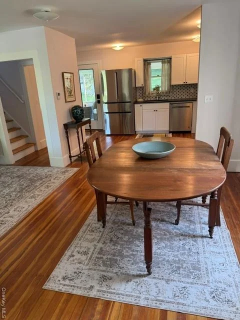 Photo of 2585 River Road