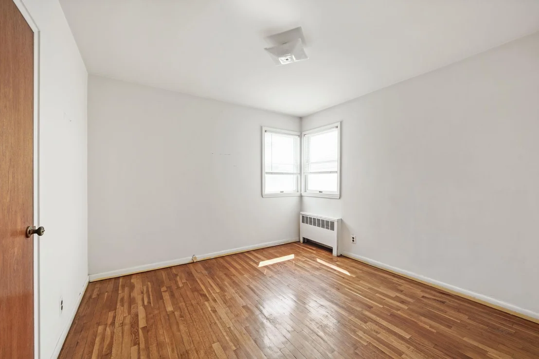 Photo of 3260 Fairmount Avenue
