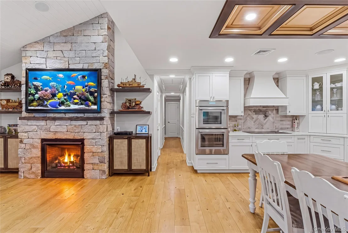 Photo of 345 Bartley Road