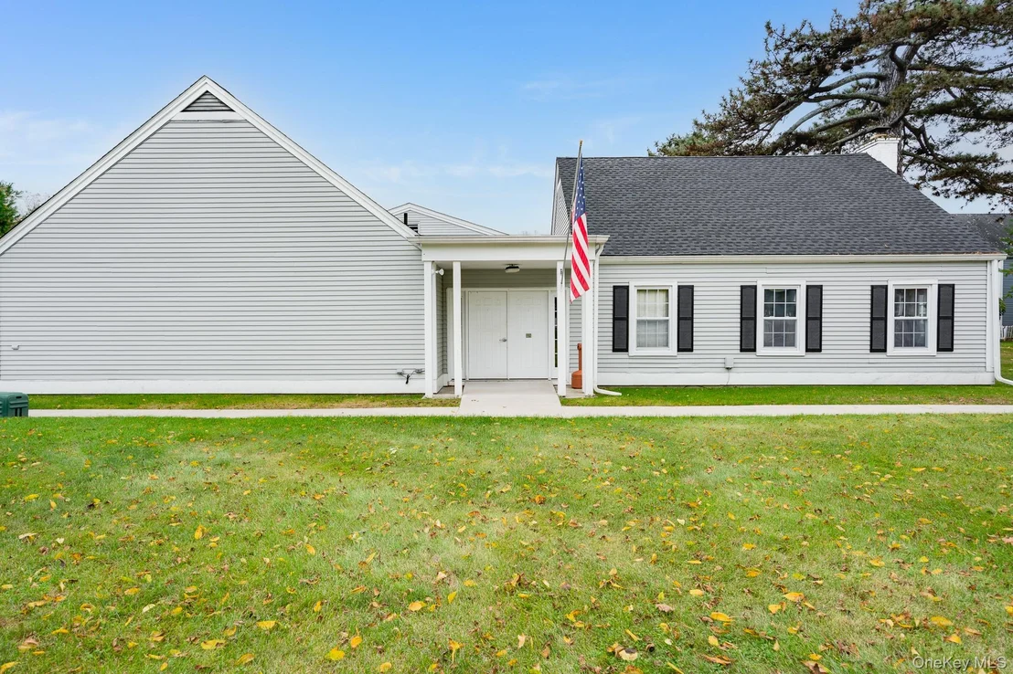 Photo of Unit F at 902 Commons Way