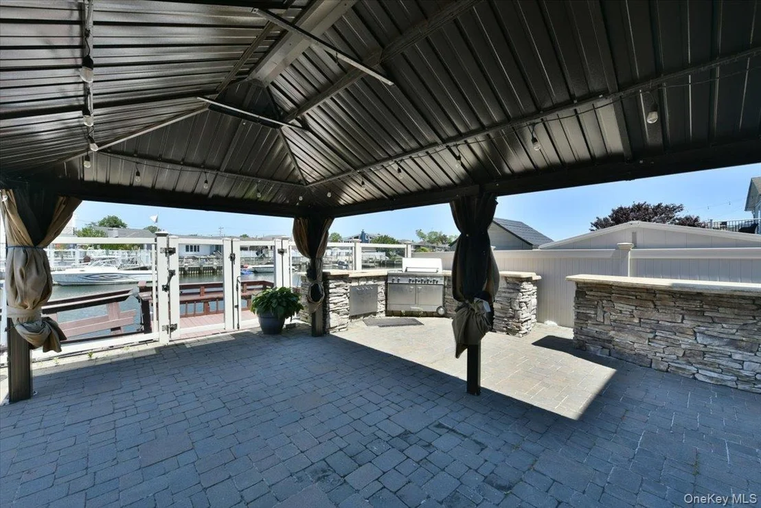 Photo of 3510 Riverside Drive