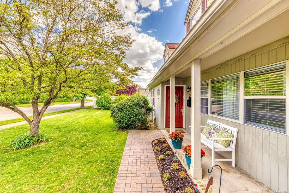 Photo of 2174 Hamilton Road