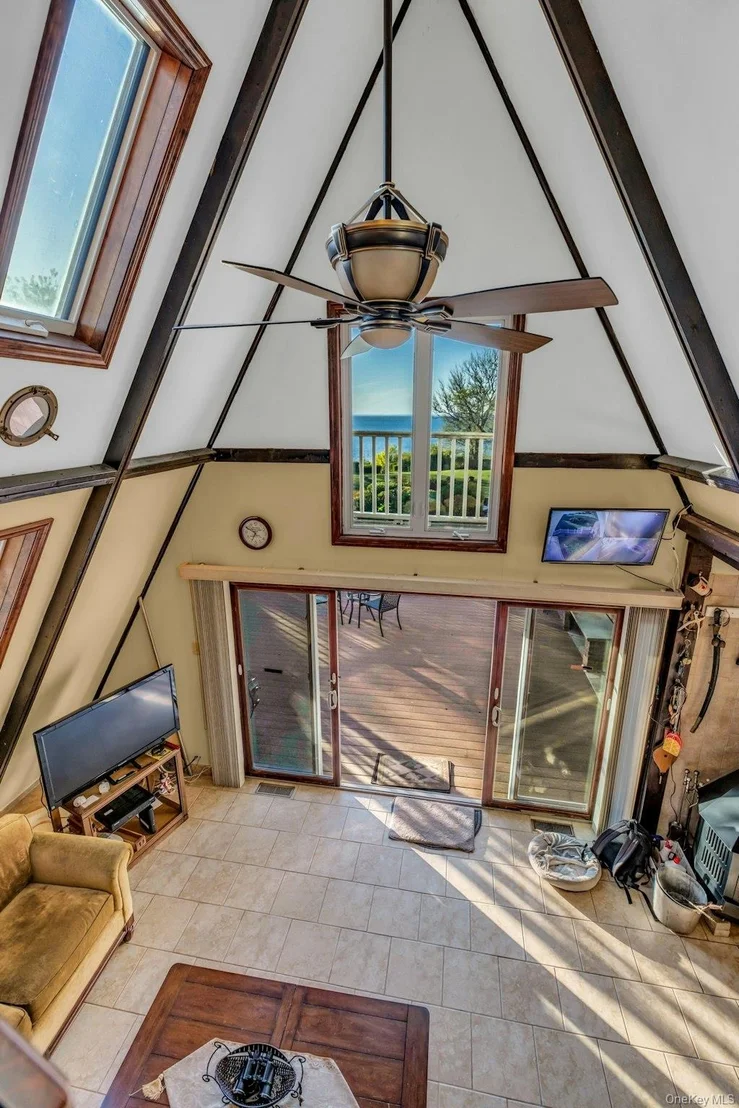 Photo of 995 Red Fox Road