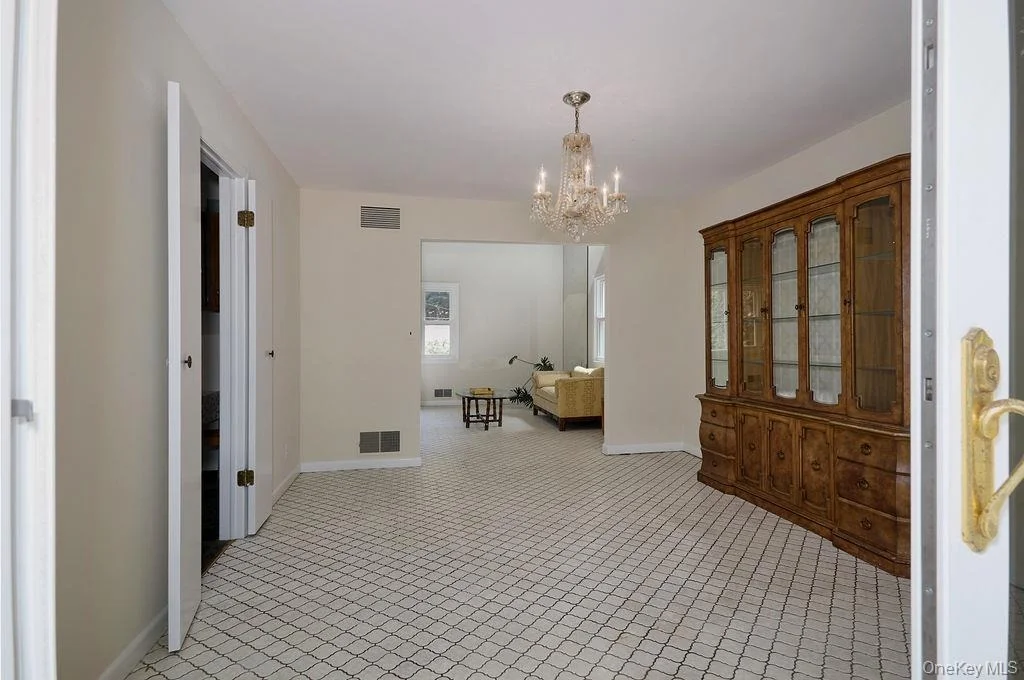 Photo of 72 Hickory Hill Drive