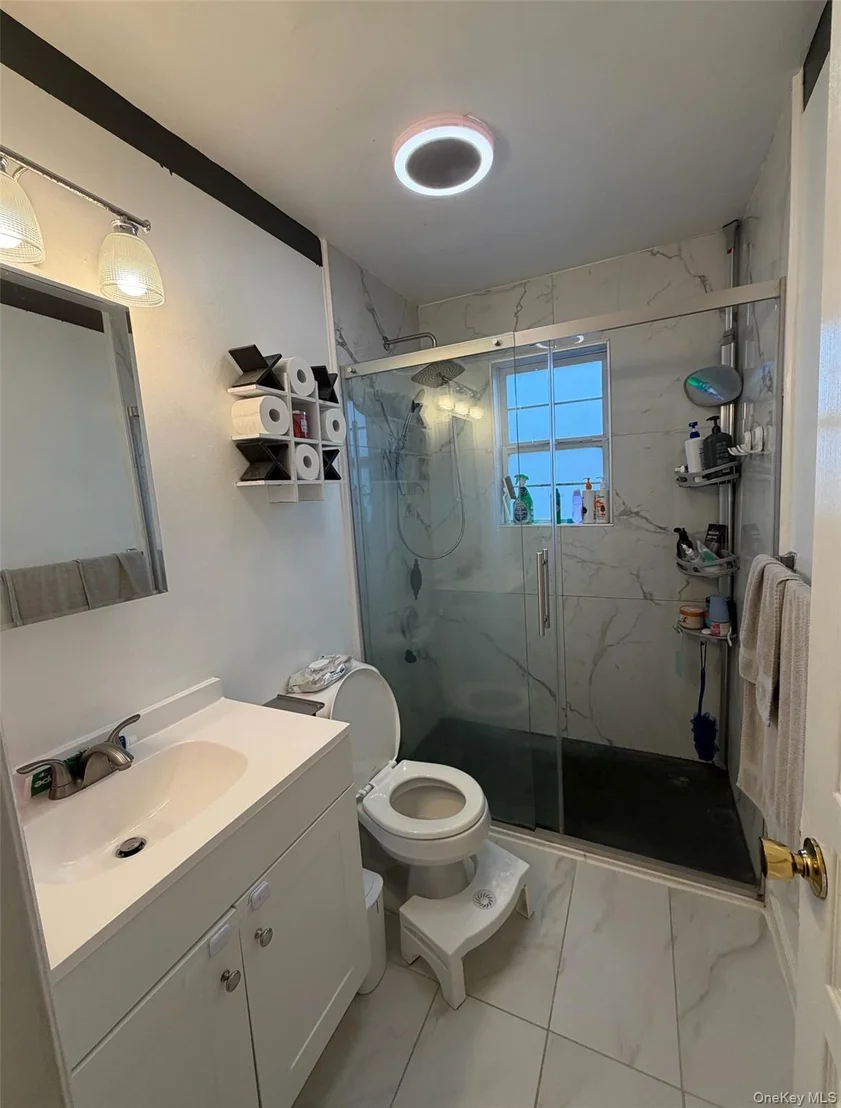 Photo of 83 3rd Avenue
