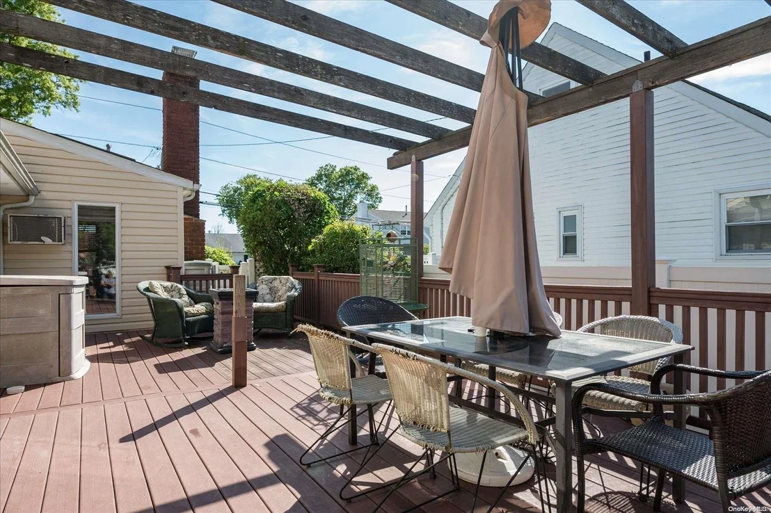 Photo of 467 Freeman Avenue