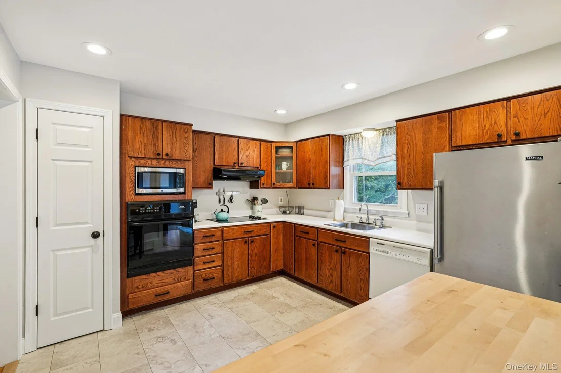 Photo of 35 Schrempp Lane