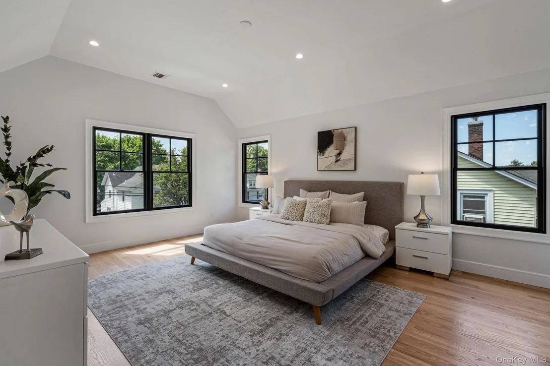 Photo of 33 3rd Street