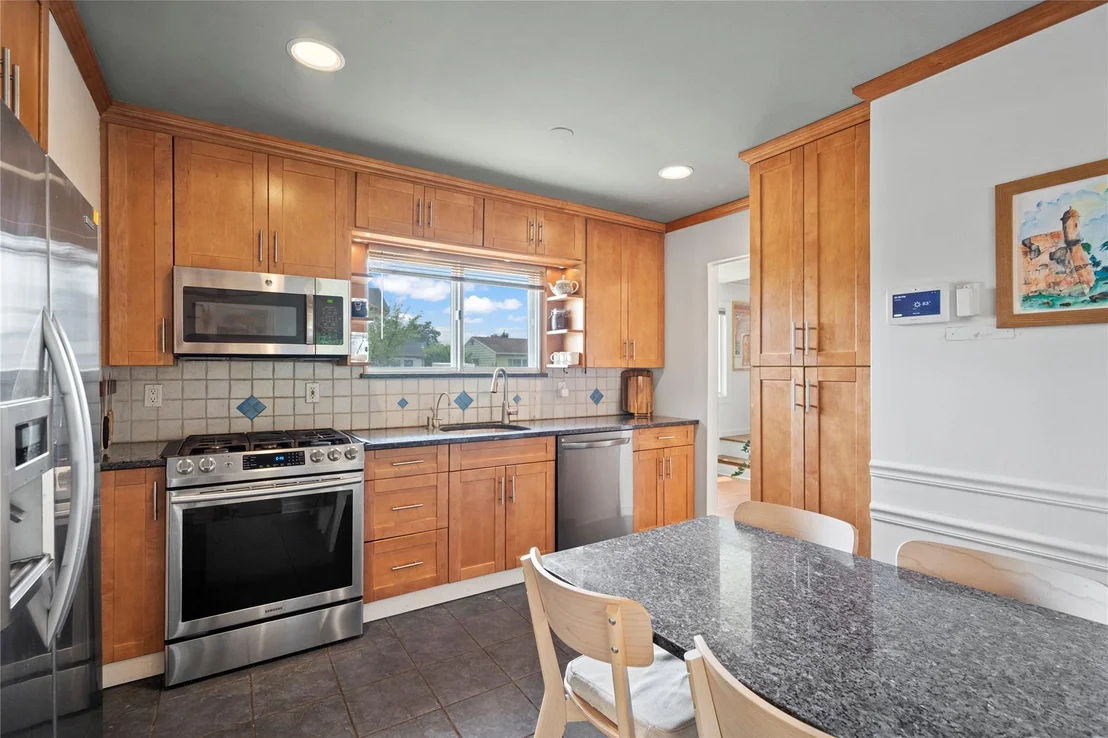 Photo of 10 Lillian Lane