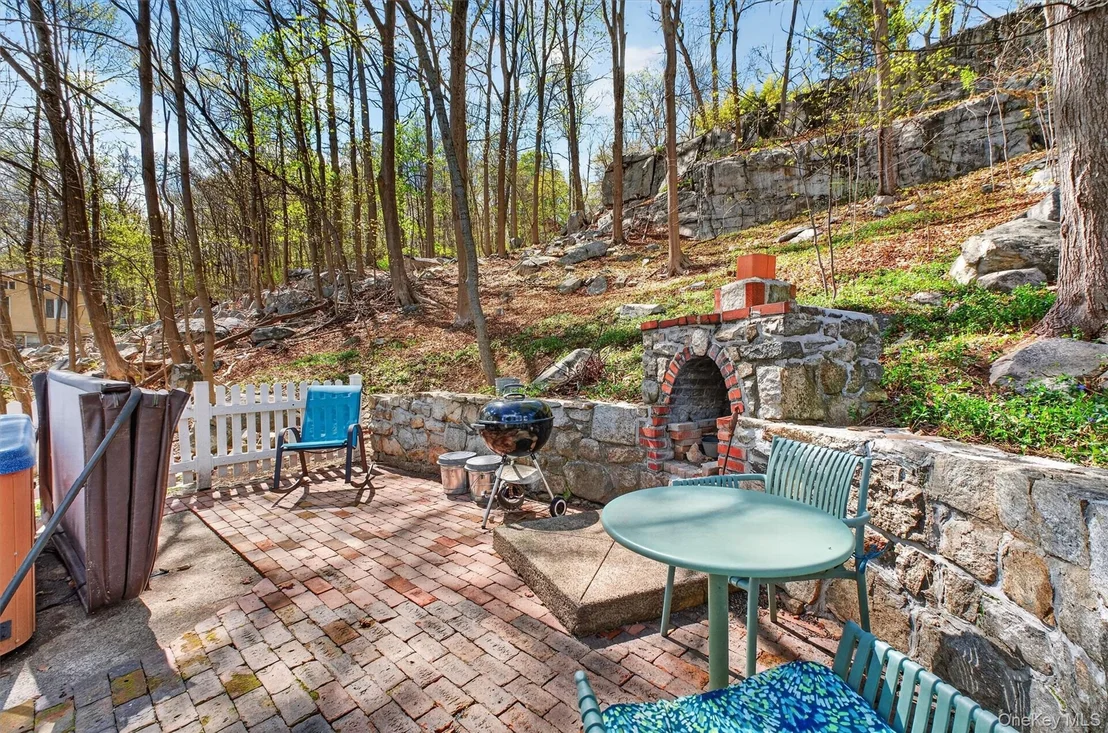 Photo of 115 Tanglewylde Road
