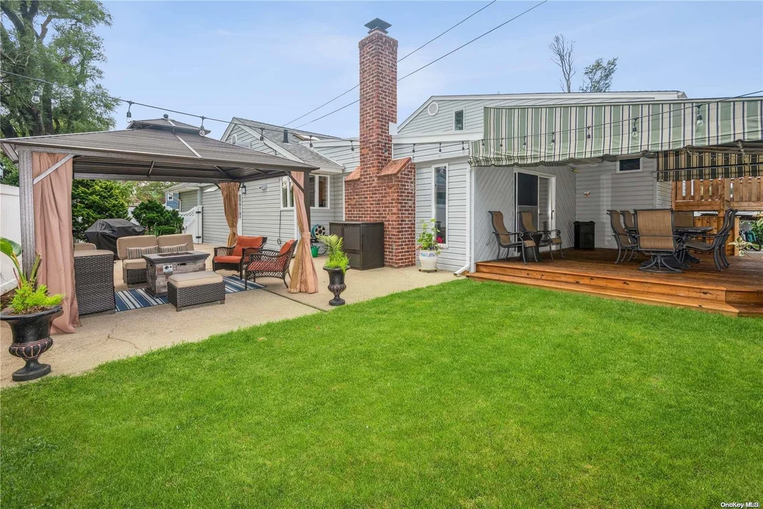 Photo of 830 Willow Road